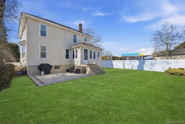 1165 Meadowbrook Road, Merrick, NY 11566