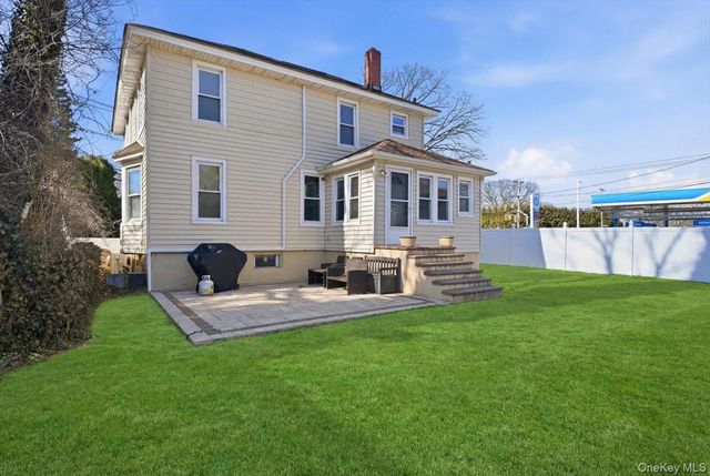 1165 Meadowbrook Road, Merrick, NY 11566