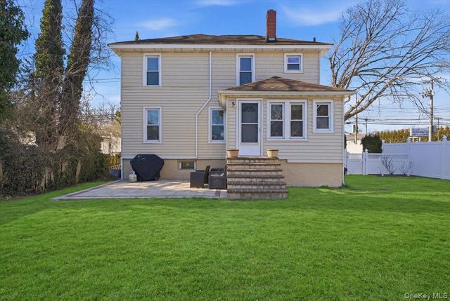 1165 Meadowbrook Road, Merrick, NY 11566