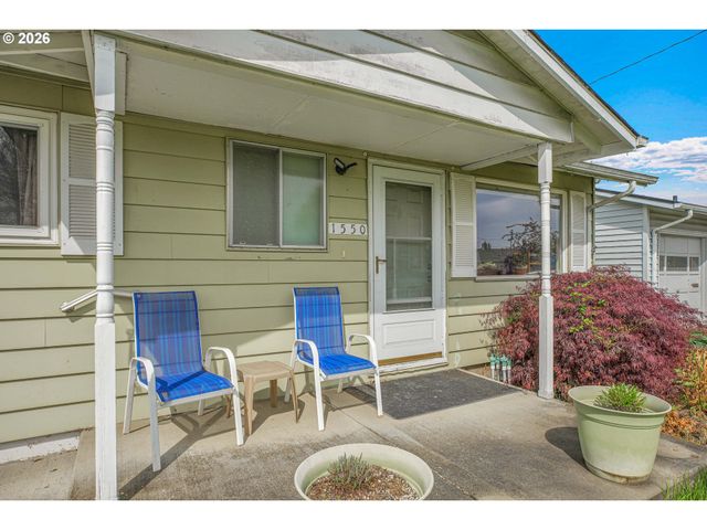 1550 RAINIER Rd, Woodburn, OR 97071