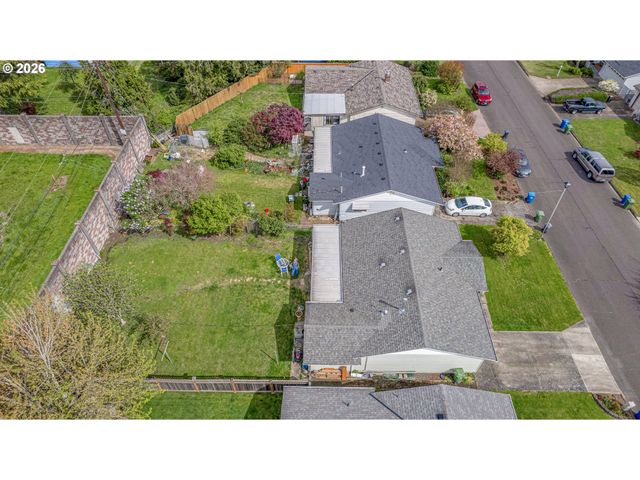 1550 RAINIER Rd, Woodburn, OR 97071