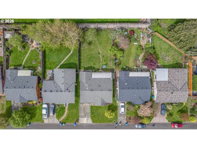 1550 RAINIER Rd, Woodburn, OR 97071