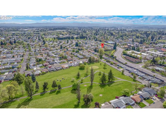 1550 RAINIER Rd, Woodburn, OR 97071