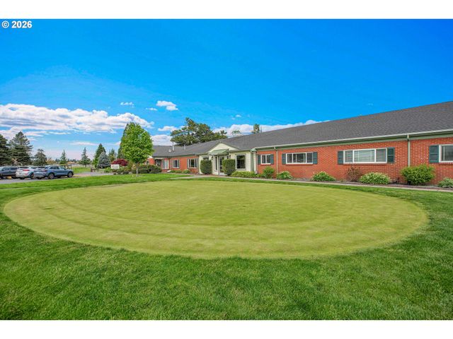 1550 RAINIER Rd, Woodburn, OR 97071