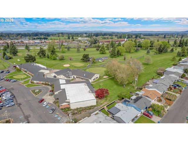 1550 RAINIER Rd, Woodburn, OR 97071