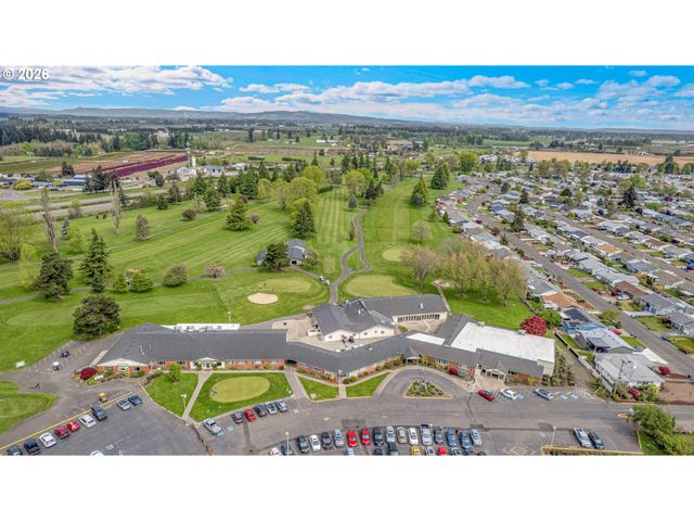 1550 RAINIER Rd, Woodburn, OR 97071