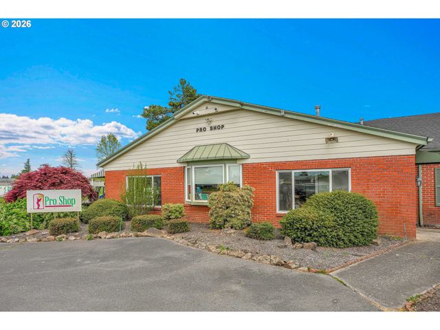 1550 RAINIER Rd, Woodburn, OR 97071