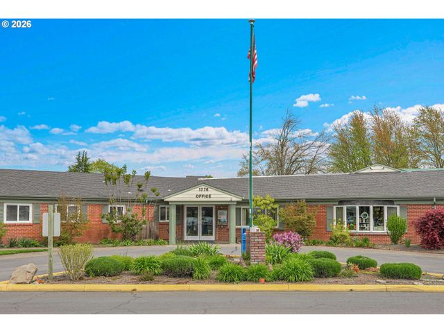 1550 RAINIER Rd, Woodburn, OR 97071