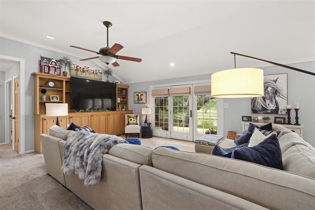 115 Bayou Glen Street, Hitchcock, TX 77563