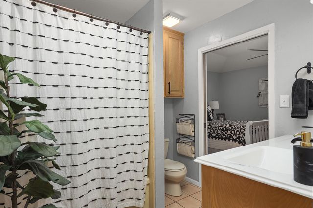 115 Bayou Glen Street, Hitchcock, TX 77563