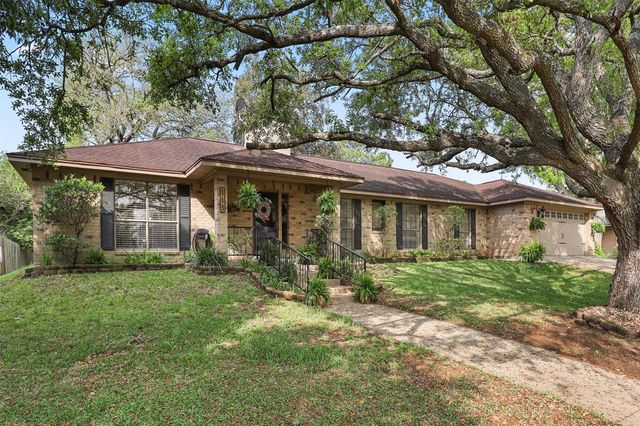 115 Bayou Glen Street, Hitchcock, TX 77563