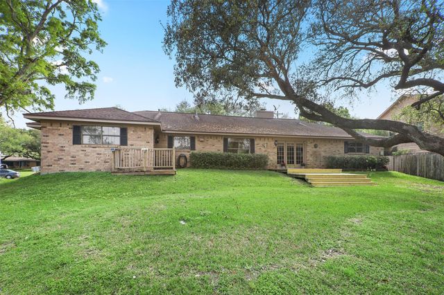 115 Bayou Glen Street, Hitchcock, TX 77563