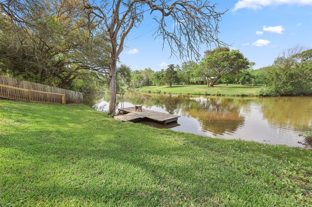 115 Bayou Glen Street, Hitchcock, TX 77563