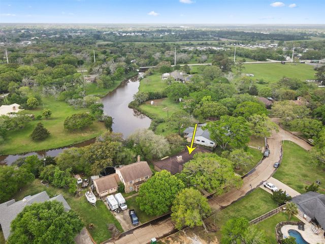 115 Bayou Glen Street, Hitchcock, TX 77563