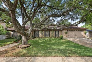 115 Bayou Glen Street, Hitchcock, TX 77563