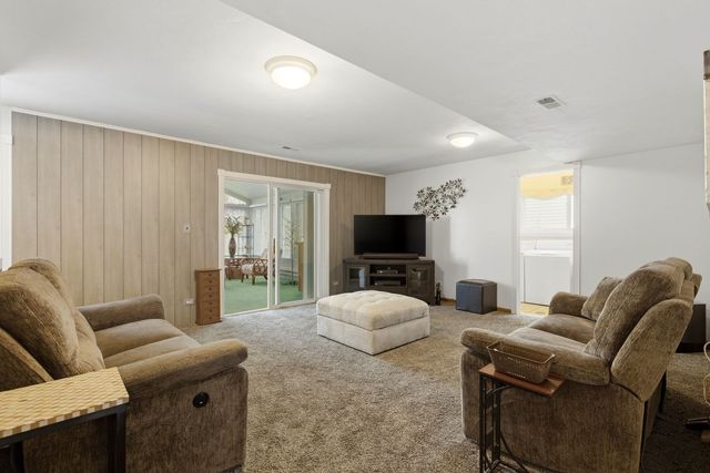 126 June Lane, Lombard, IL 60148