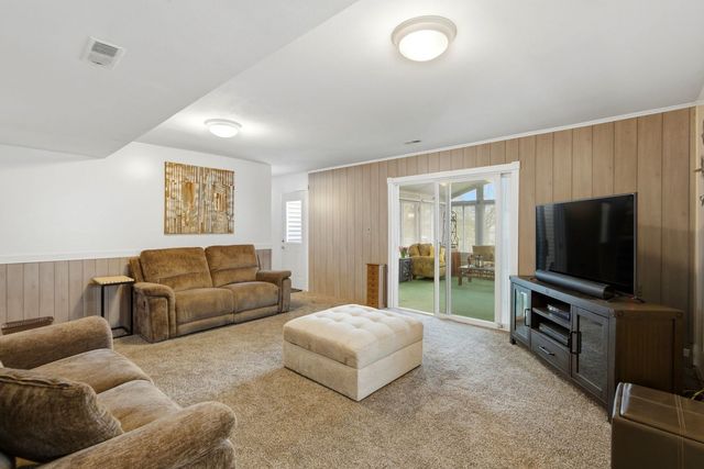 126 June Lane, Lombard, IL 60148