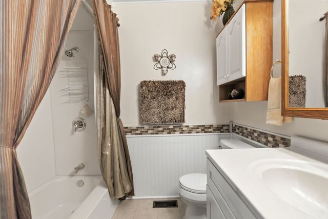 126 June Lane, Lombard, IL 60148