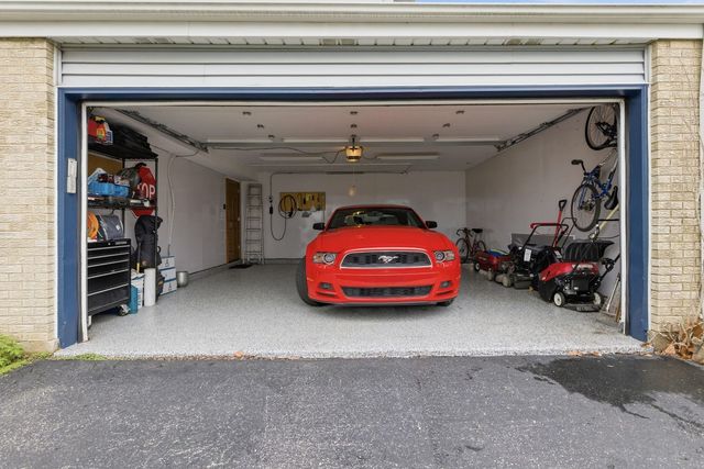 126 June Lane, Lombard, IL 60148