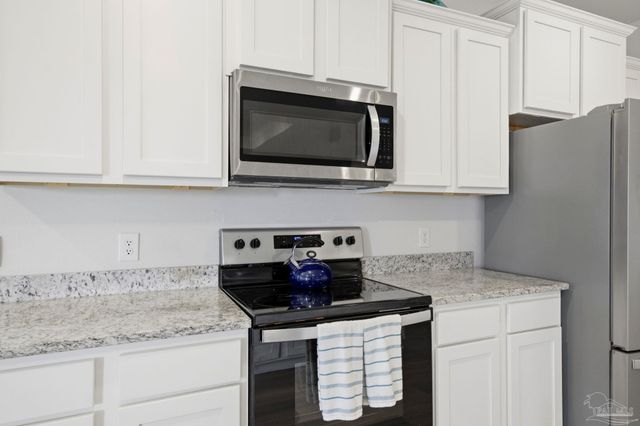 2619 Ten Mile Rd, Pace, FL 32571