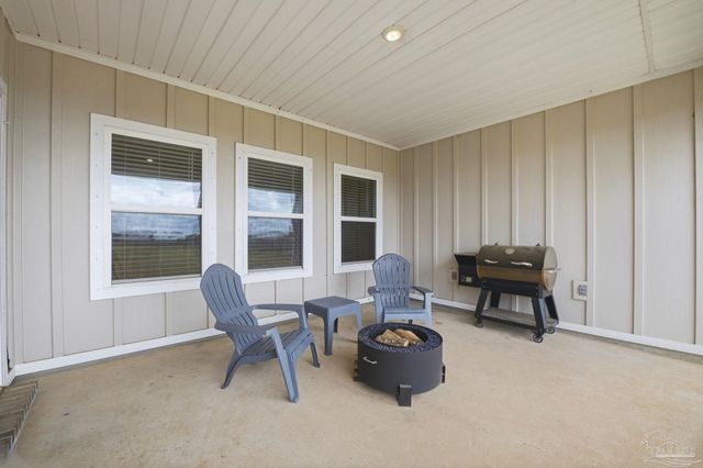 2619 Ten Mile Rd, Pace, FL 32571