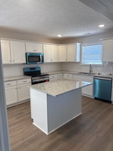 3176 Dusenburg Dr, Christiana, TN 37037