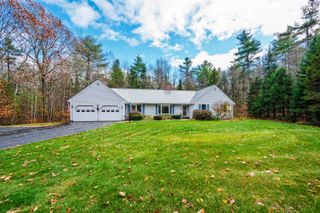 27 Pipers Glen, New London, NH 03257