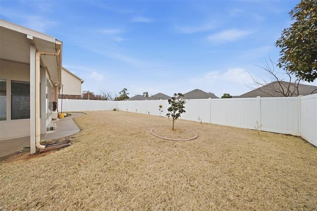 10917 NW 118th Street, Yukon, OK 73099