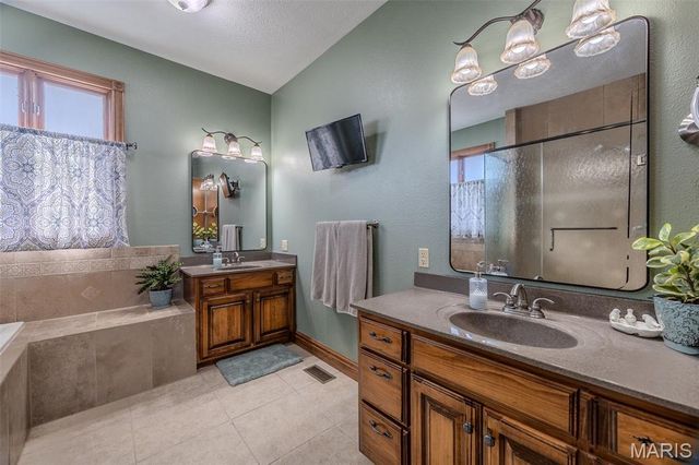 23350 Franklin Road, Lebanon, MO 65536