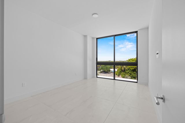 305 Briny Avenue 406, Pompano Beach, FL 33062