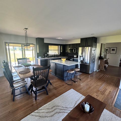 11717 N Whiteville Road, Farwell, MI 48622