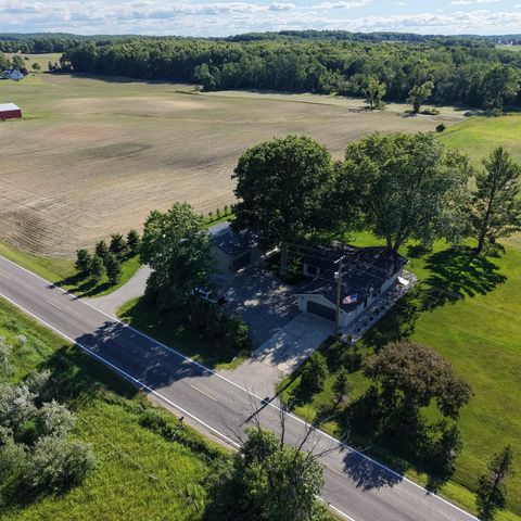 11717 N Whiteville Road, Farwell, MI 48622