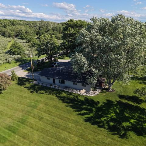 11717 N Whiteville Road, Farwell, MI 48622