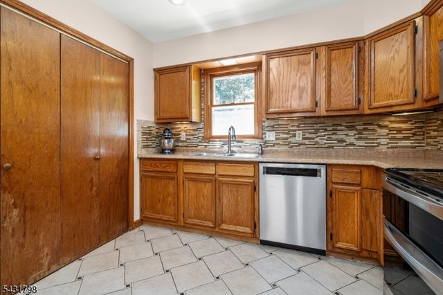 25 Hope Rd, Liberty Twp., NJ 07838