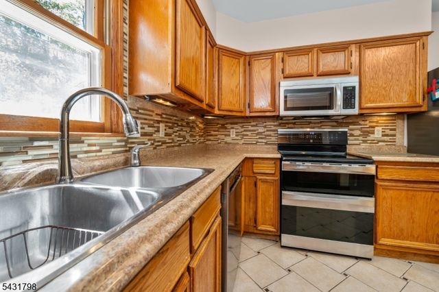 25 Hope Rd, Liberty Twp., NJ 07838
