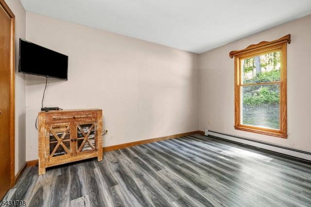 25 Hope Rd, Liberty Twp., NJ 07838