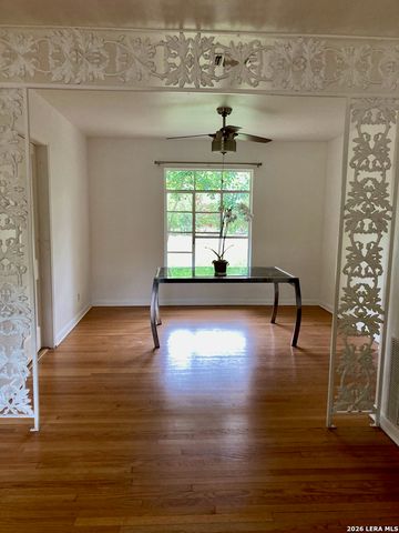 133 BEVERLY DR, San Antonio, TX 78201