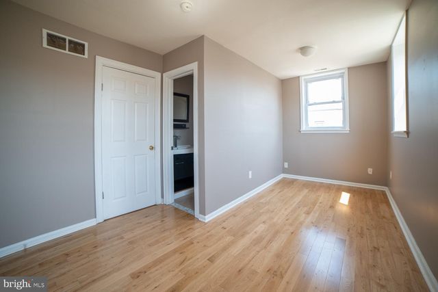 2000 N 17TH ST, Philadelphia, PA 19121