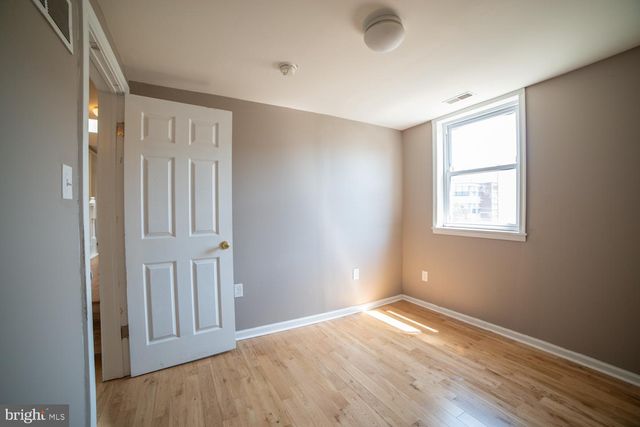 2000 N 17TH ST, Philadelphia, PA 19121