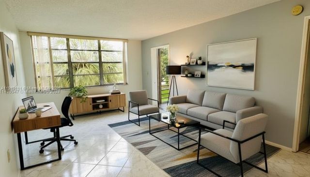 9430 Tangerine Pl 305, Davie, FL 33324