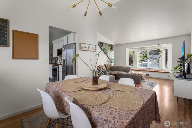 1560 SW 9TH Avenue, Oak Harbor, WA 98277