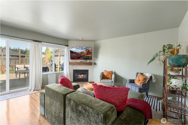 1560 SW 9TH Avenue, Oak Harbor, WA 98277