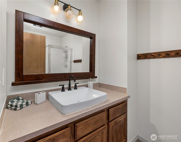 1560 SW 9TH Avenue, Oak Harbor, WA 98277