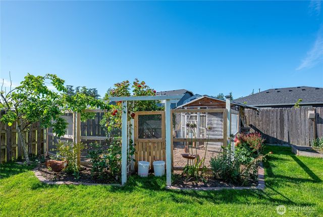 1560 SW 9TH Avenue, Oak Harbor, WA 98277