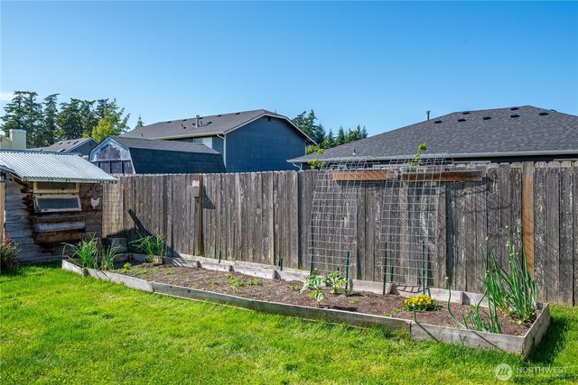 1560 SW 9TH Avenue, Oak Harbor, WA 98277