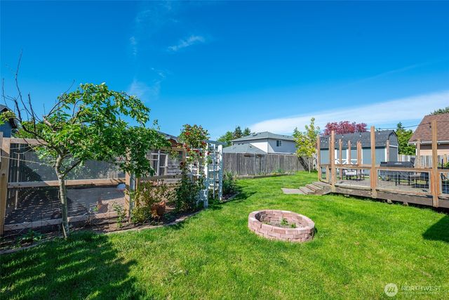 1560 SW 9TH Avenue, Oak Harbor, WA 98277
