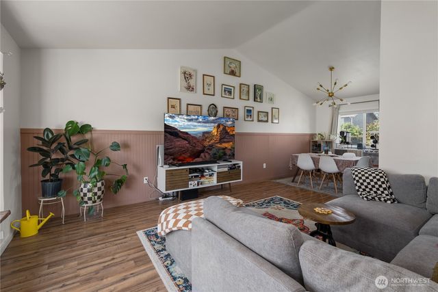 1560 SW 9TH Avenue, Oak Harbor, WA 98277