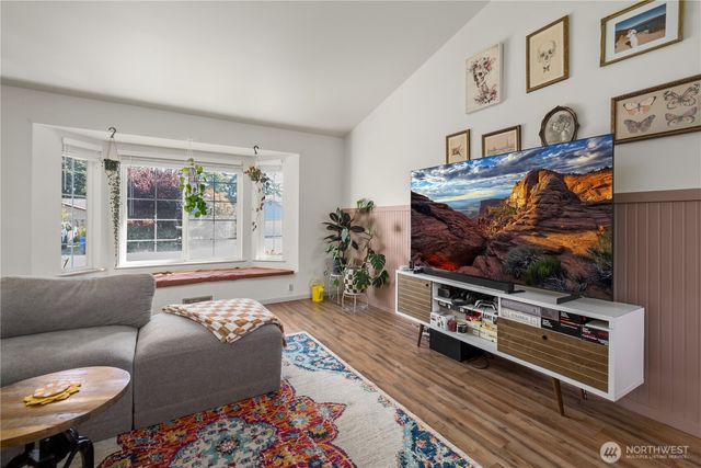 1560 SW 9TH Avenue, Oak Harbor, WA 98277