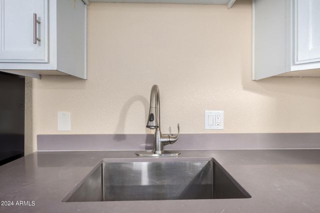 3016 N 37th Street Apt 6, Phoenix, AZ 85018