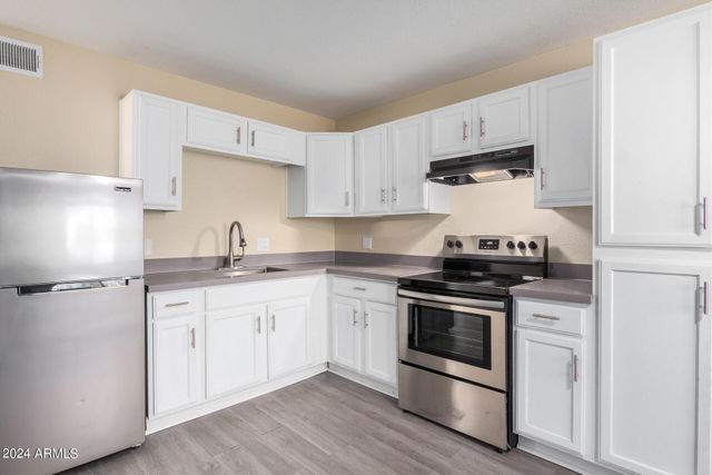 3016 N 37th Street Apt 6, Phoenix, AZ 85018